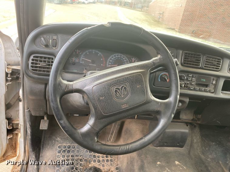 image for item KV9621 2001 Dodge Ram 2500  Quad Cab flatbed truck