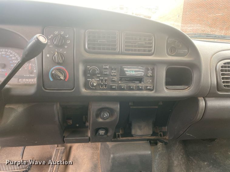 image for item KV9621 2001 Dodge Ram 2500  Quad Cab flatbed truck