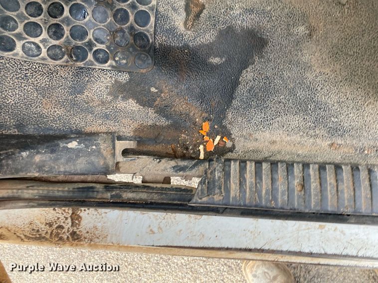 image for item KV9621 2001 Dodge Ram 2500  Quad Cab flatbed truck