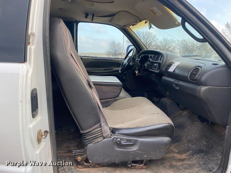 image for item KV9621 2001 Dodge Ram 2500  Quad Cab flatbed truck