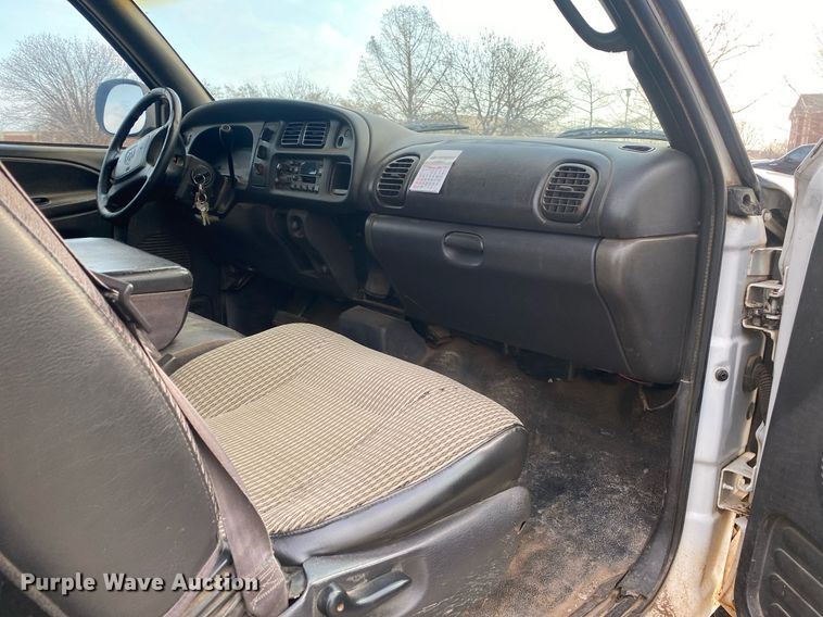 image for item KV9621 2001 Dodge Ram 2500  Quad Cab flatbed truck