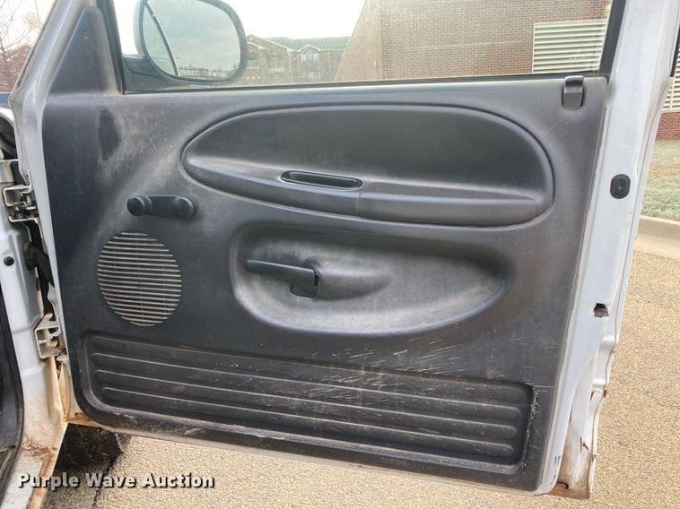 image for item KV9621 2001 Dodge Ram 2500  Quad Cab flatbed truck