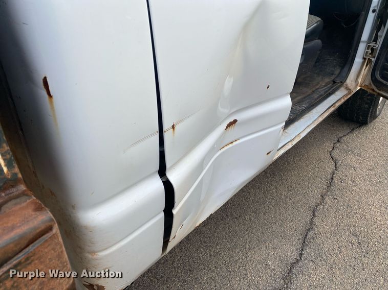 image for item KV9621 2001 Dodge Ram 2500  Quad Cab flatbed truck