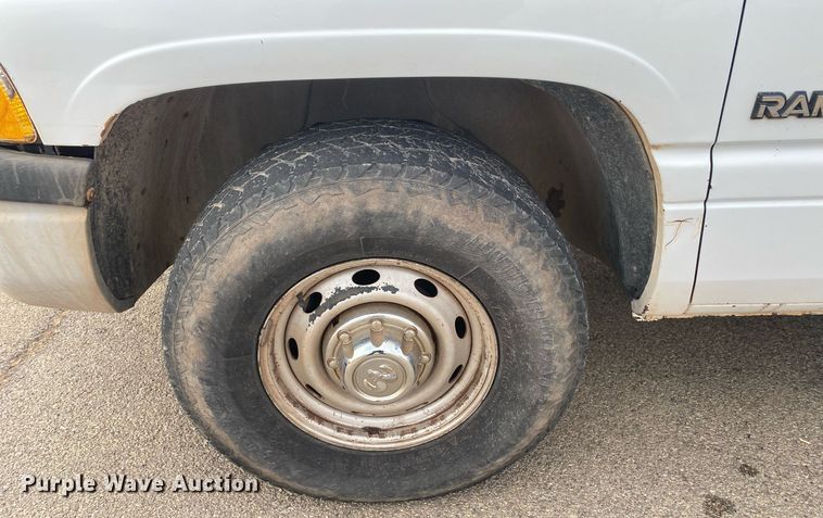 image for item KV9621 2001 Dodge Ram 2500  Quad Cab flatbed truck