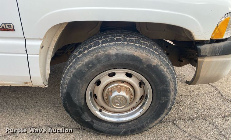 image for item KV9621 2001 Dodge Ram 2500  Quad Cab flatbed truck