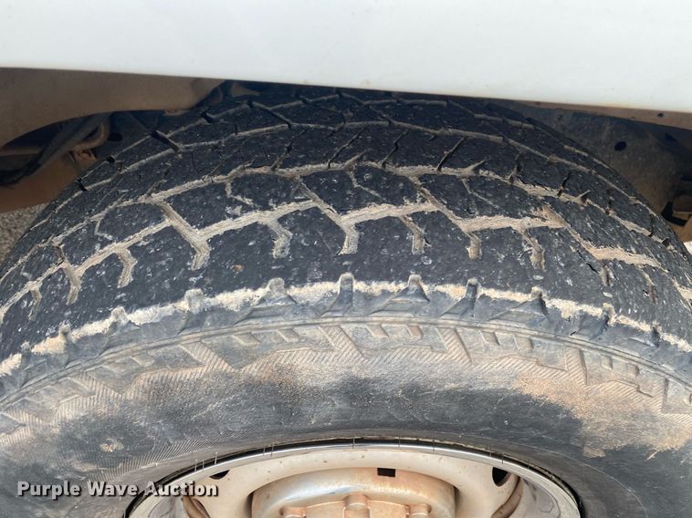 image for item KV9621 2001 Dodge Ram 2500  Quad Cab flatbed truck