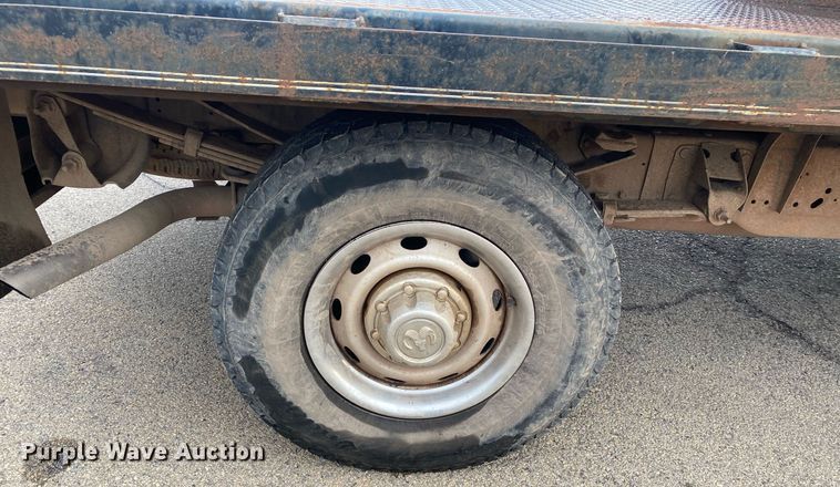 image for item KV9621 2001 Dodge Ram 2500  Quad Cab flatbed truck