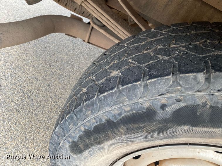 image for item KV9621 2001 Dodge Ram 2500  Quad Cab flatbed truck