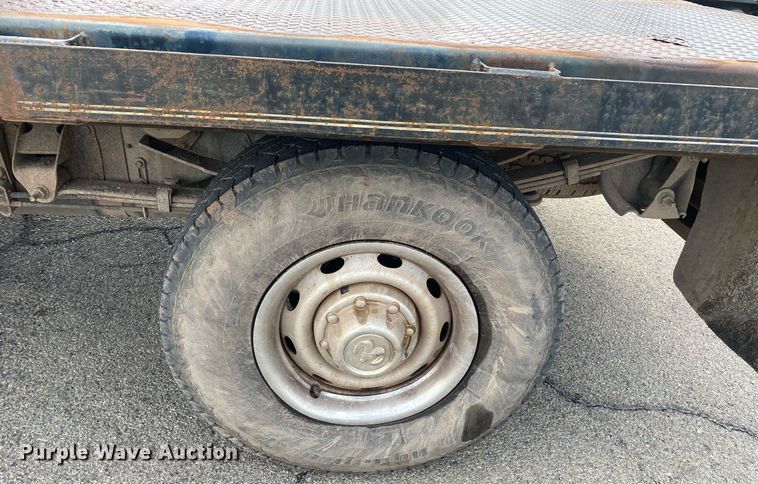 image for item KV9621 2001 Dodge Ram 2500  Quad Cab flatbed truck