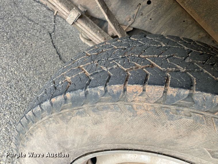 image for item KV9621 2001 Dodge Ram 2500  Quad Cab flatbed truck