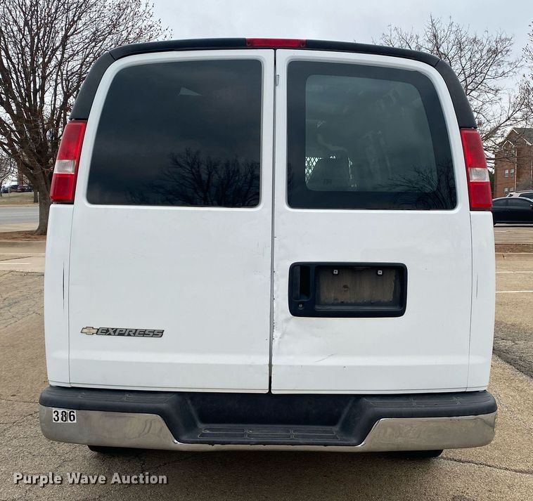 image for item KV9622 2007 Chevrolet Express 3500  van