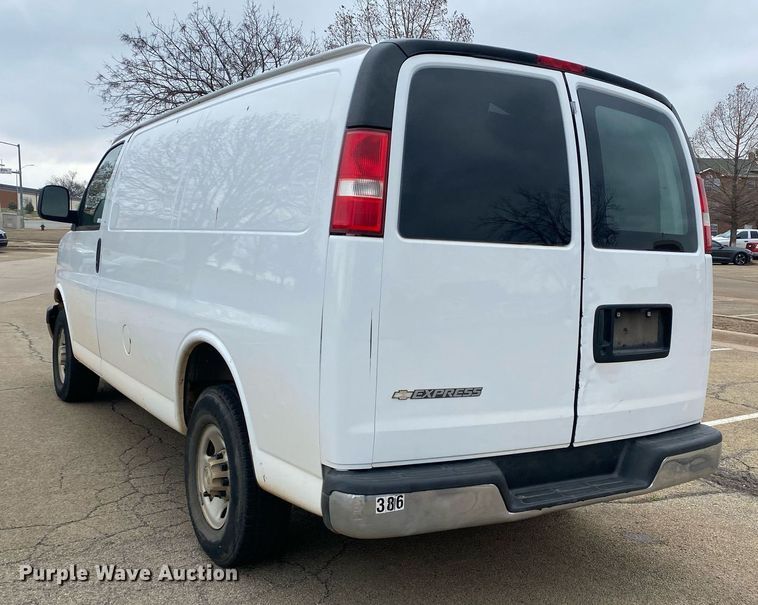 image for item KV9622 2007 Chevrolet Express 3500  van
