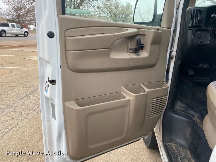 image for item KV9622 2007 Chevrolet Express 3500  van