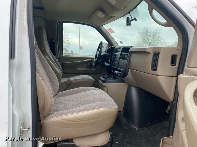 image for item KV9622 2007 Chevrolet Express 3500  van