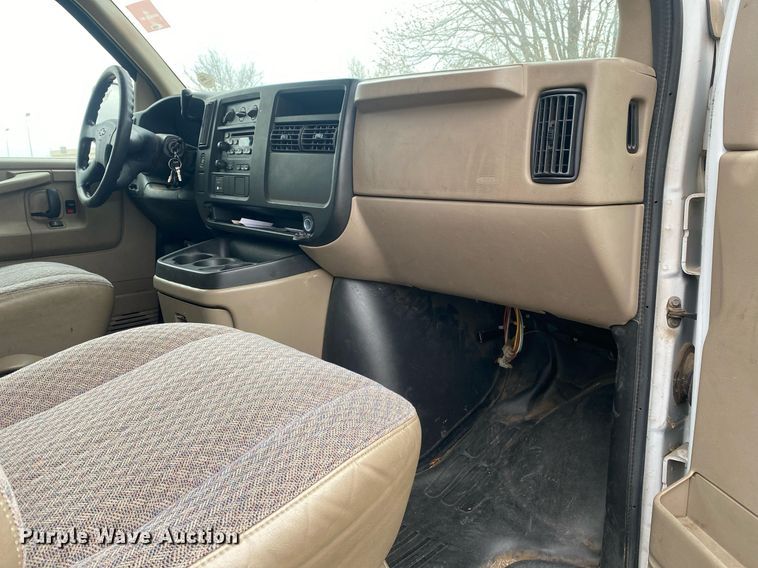 image for item KV9622 2007 Chevrolet Express 3500  van