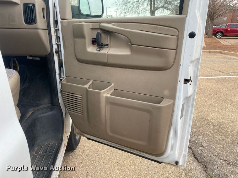 image for item KV9622 2007 Chevrolet Express 3500  van