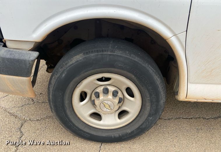 image for item KV9622 2007 Chevrolet Express 3500  van