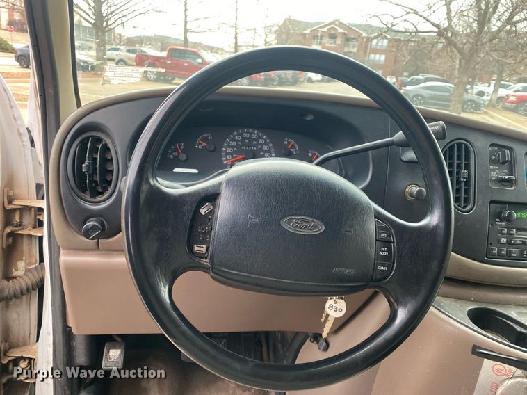 image for item KV9624 1998 Ford Club Wagon XLT  van