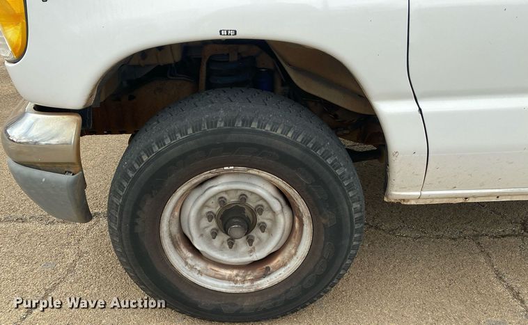 image for item KV9624 1998 Ford Club Wagon XLT  van