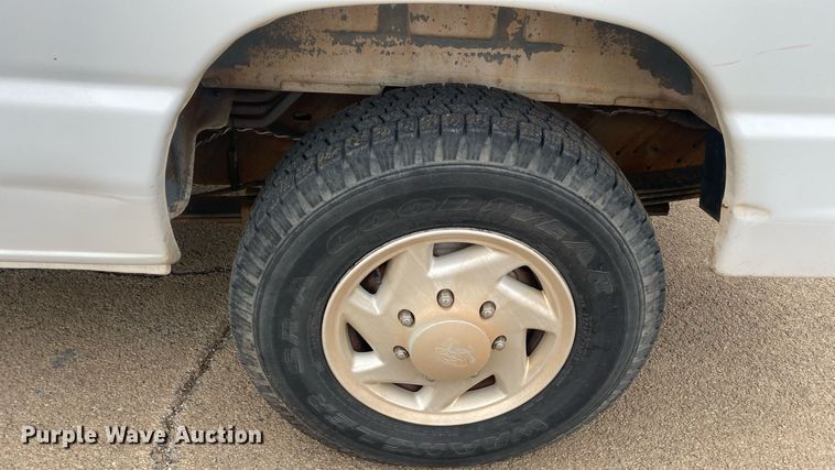 image for item KV9624 1998 Ford Club Wagon XLT  van