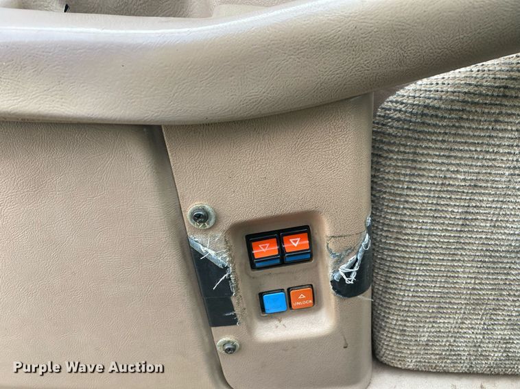 image for item KV9625 1996 Ford Aerostar XLT  van