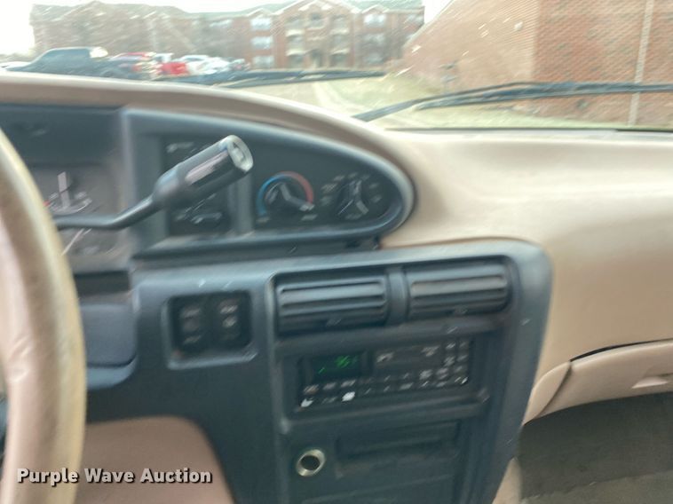 image for item KV9625 1996 Ford Aerostar XLT  van