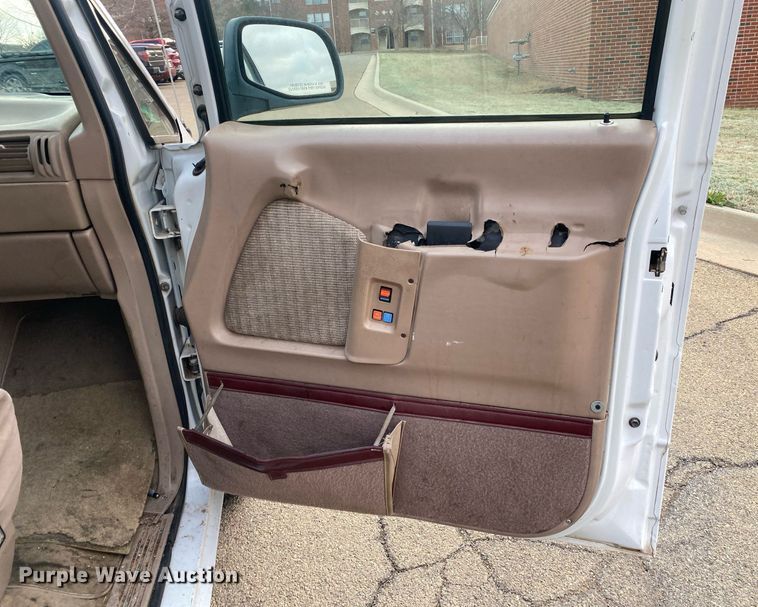 image for item KV9625 1996 Ford Aerostar XLT  van