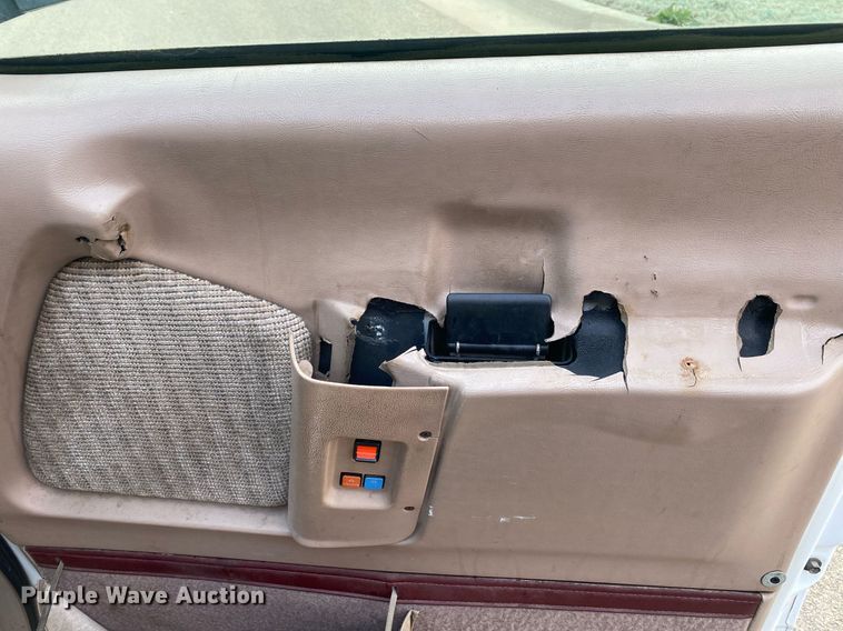 image for item KV9625 1996 Ford Aerostar XLT  van