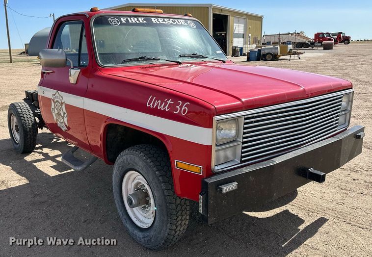 image for item KX9060 1984 Chevrolet K30  pickup truck cab and chassis