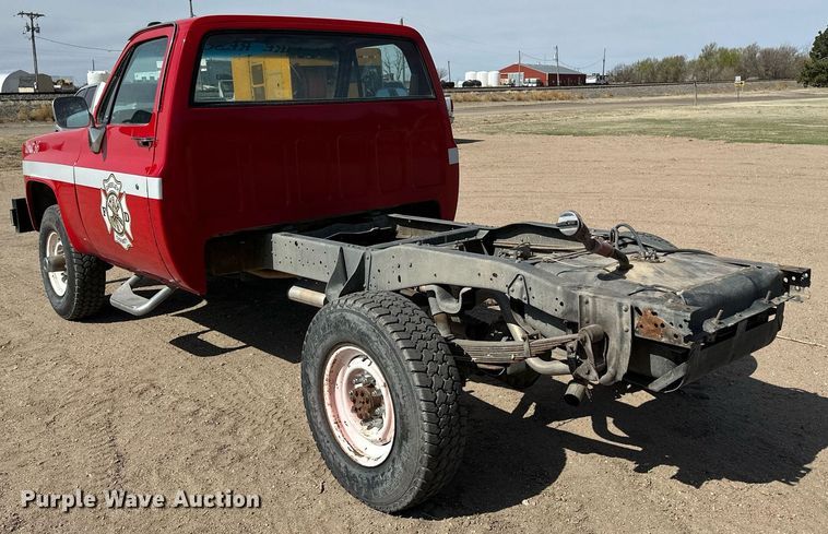 image for item KX9060 1984 Chevrolet K30  pickup truck cab and chassis