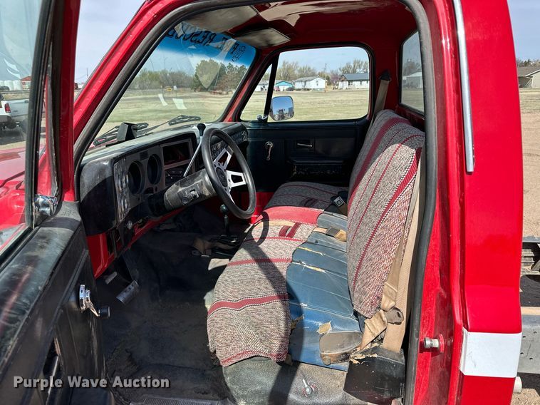 image for item KX9060 1984 Chevrolet K30  pickup truck cab and chassis