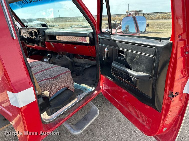 image for item KX9060 1984 Chevrolet K30  pickup truck cab and chassis