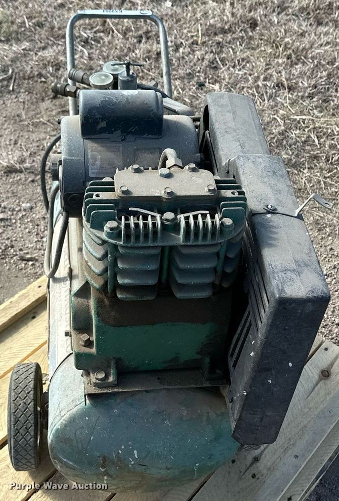 image for item KX9064 Campbell Hausfeld FL9504  air compressor