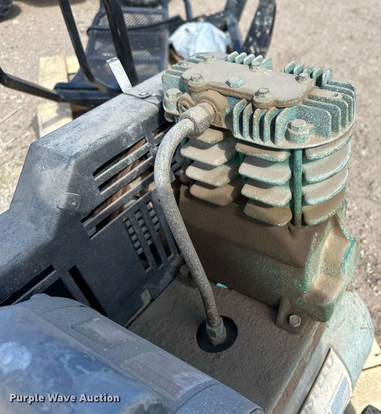 image for item KX9064 Campbell Hausfeld FL9504  air compressor