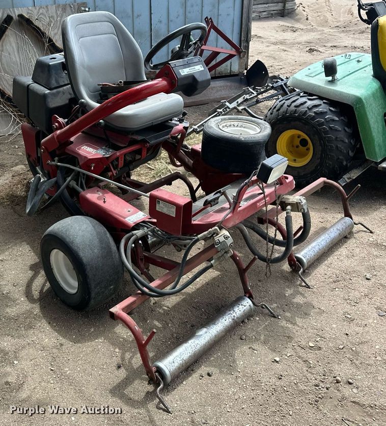 image for item KX9066 Toro  greens mower