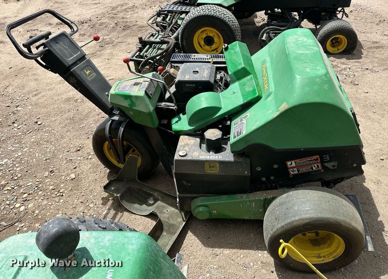 image for item KX9068 John Deere Aercore 800  aerator