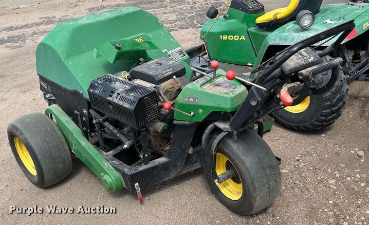 image for item KX9068 John Deere Aercore 800  aerator
