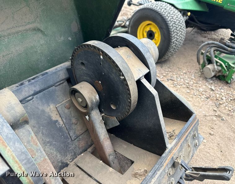 image for item KX9068 John Deere Aercore 800  aerator