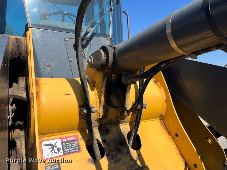 image for item LA9868 2008 John Deere 444J  wheel loader