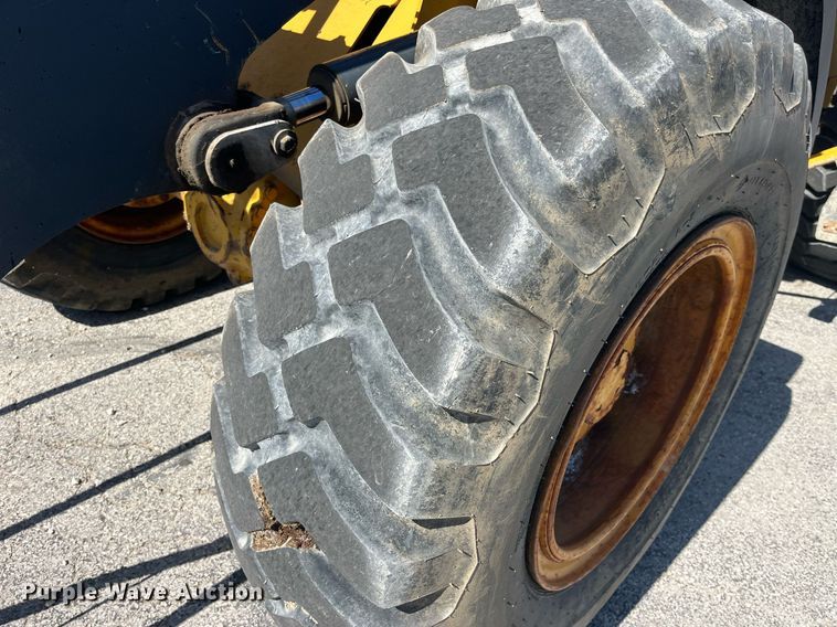 image for item LA9868 2008 John Deere 444J  wheel loader