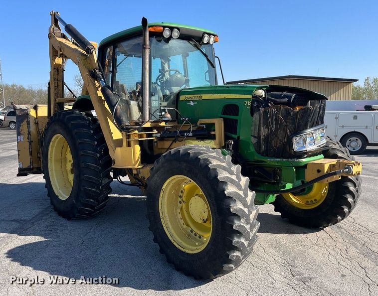 image for item LA9869 John Deere 7130 Premium  MFWD tractor