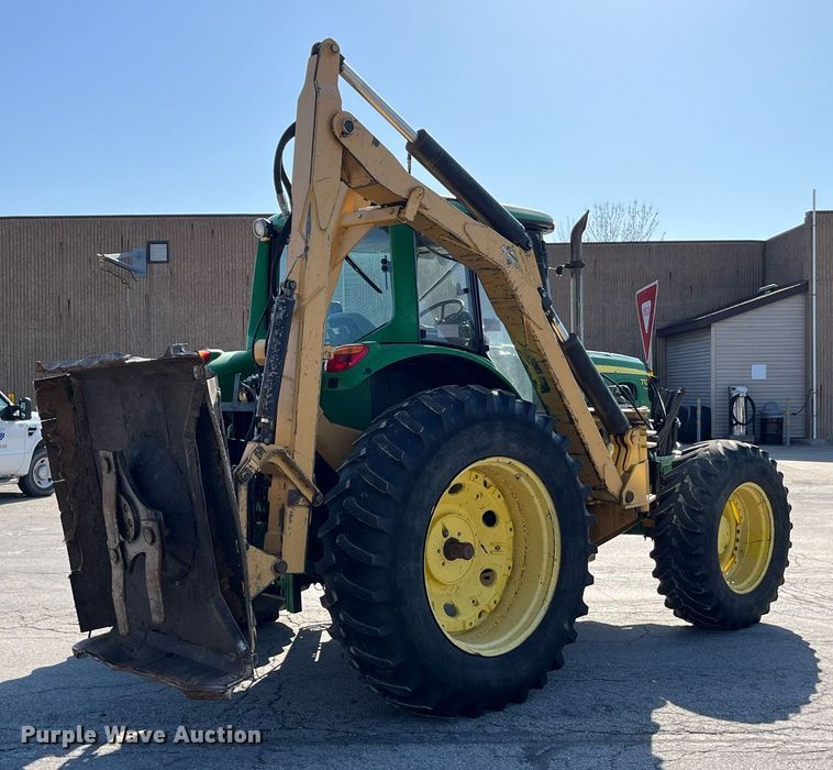 image for item LA9869 John Deere 7130 Premium  MFWD tractor