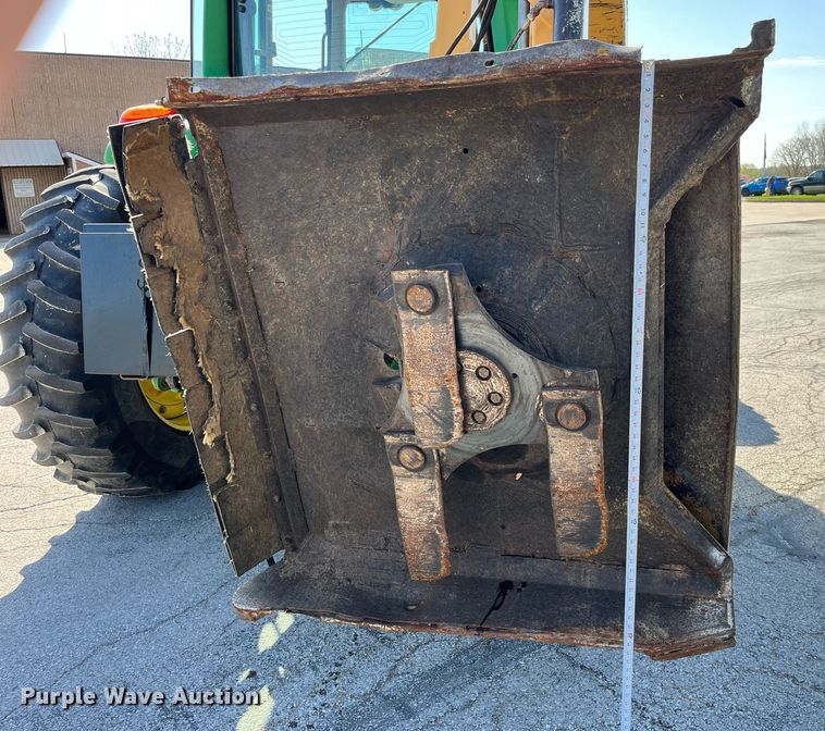 image for item LA9869 John Deere 7130 Premium  MFWD tractor