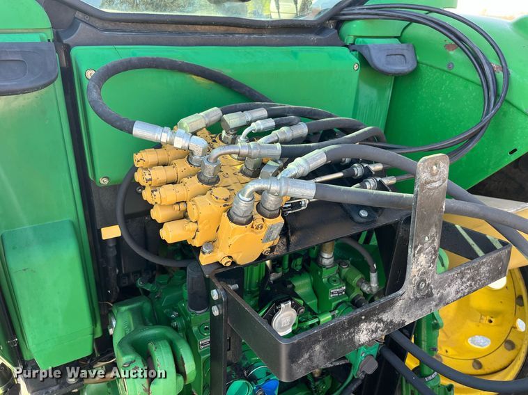 image for item LA9869 John Deere 7130 Premium  MFWD tractor