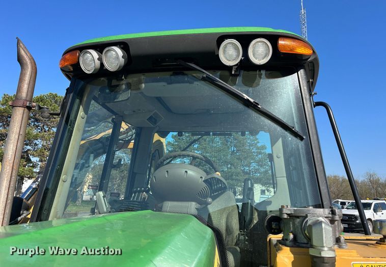 image for item LA9869 John Deere 7130 Premium  MFWD tractor