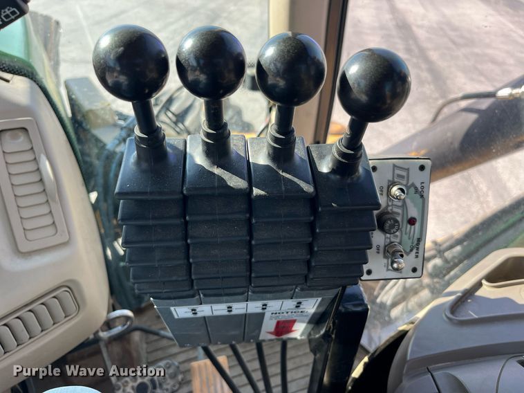 image for item LA9869 John Deere 7130 Premium  MFWD tractor