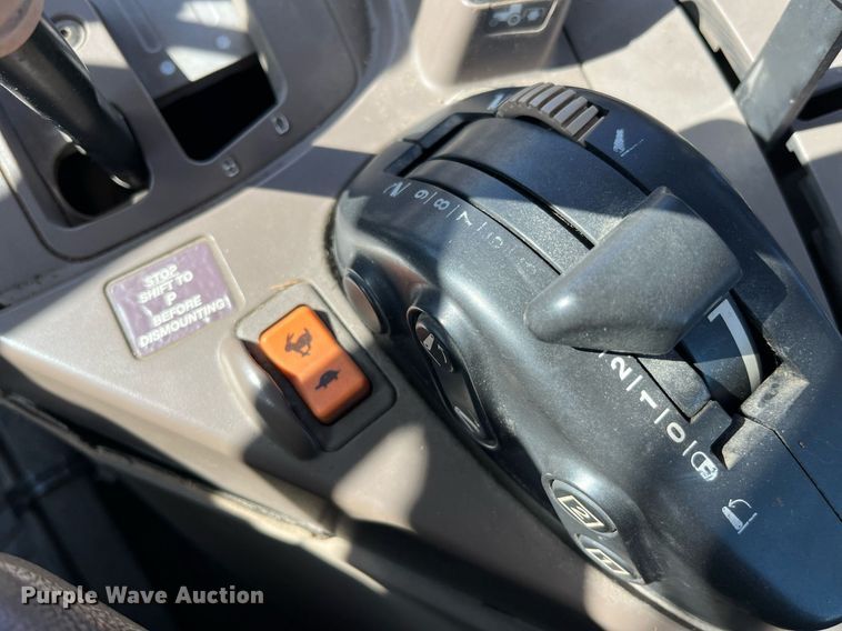 image for item LA9869 John Deere 7130 Premium  MFWD tractor