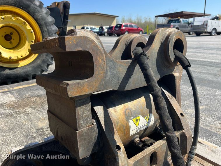 image for item LA9870 Helac  quick coupler