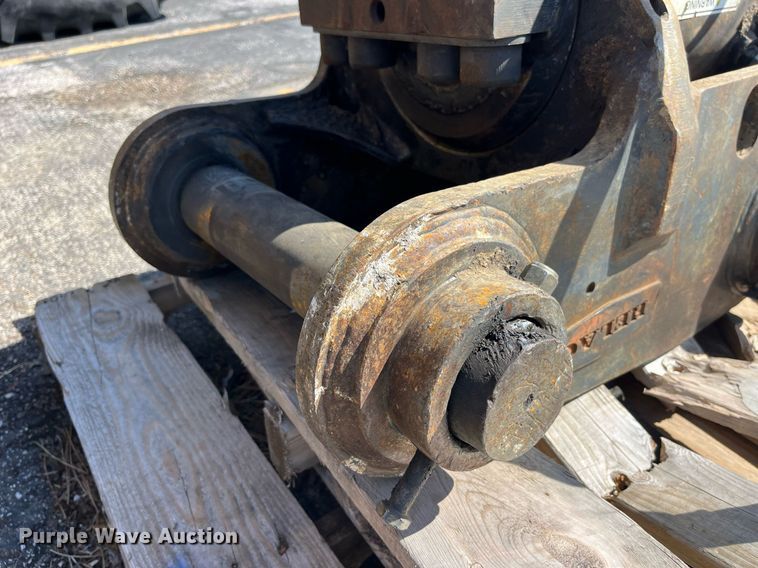 image for item LA9870 Helac  quick coupler