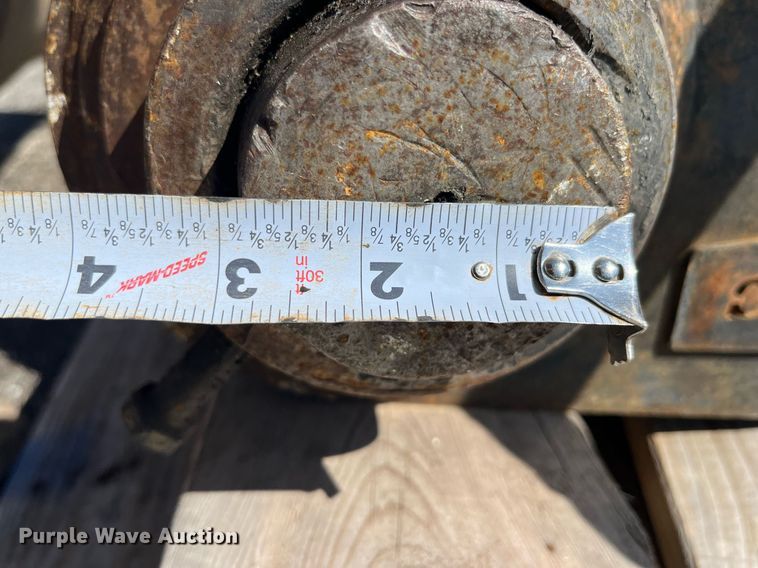 image for item LA9870 Helac  quick coupler